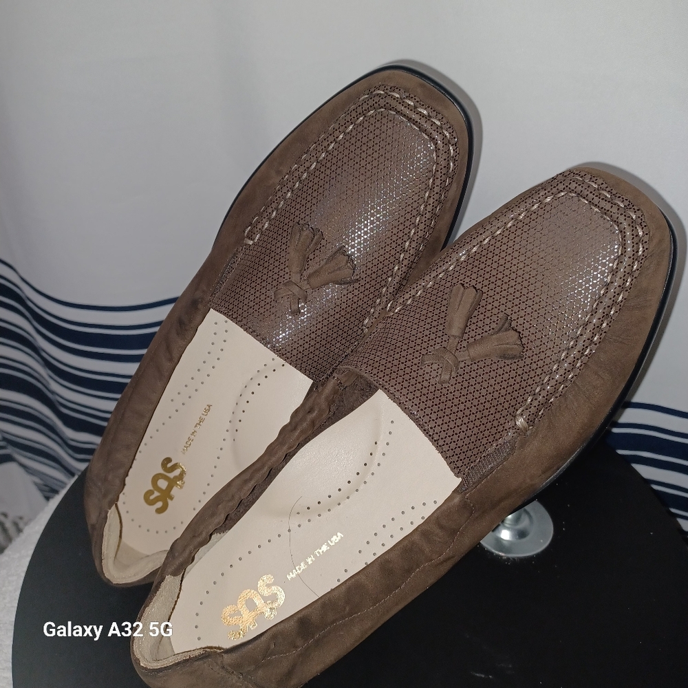 SAS Women 7.5 hope Slip Loafer Brown Turf Suede Loafers Offer Are Wolcome - Picture 2 of 15
